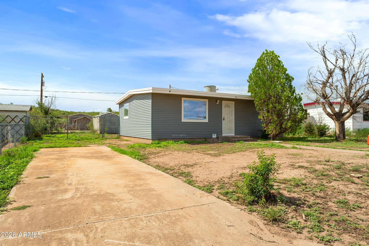 106 E Apache St., Huachuca City, AZ 85616