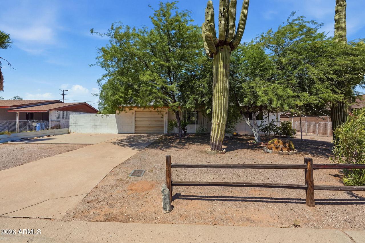 844 E Desert Ave., Apache Junction, AZ 85119