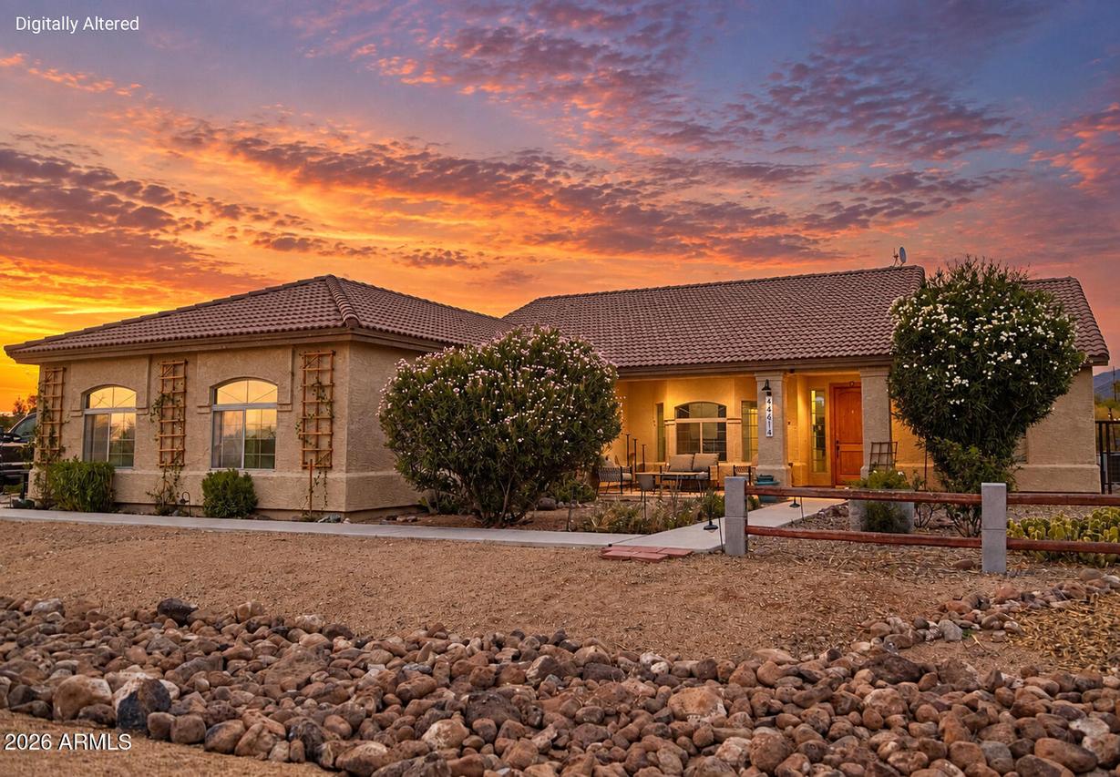 44614 N 20th St., New River, AZ 85087