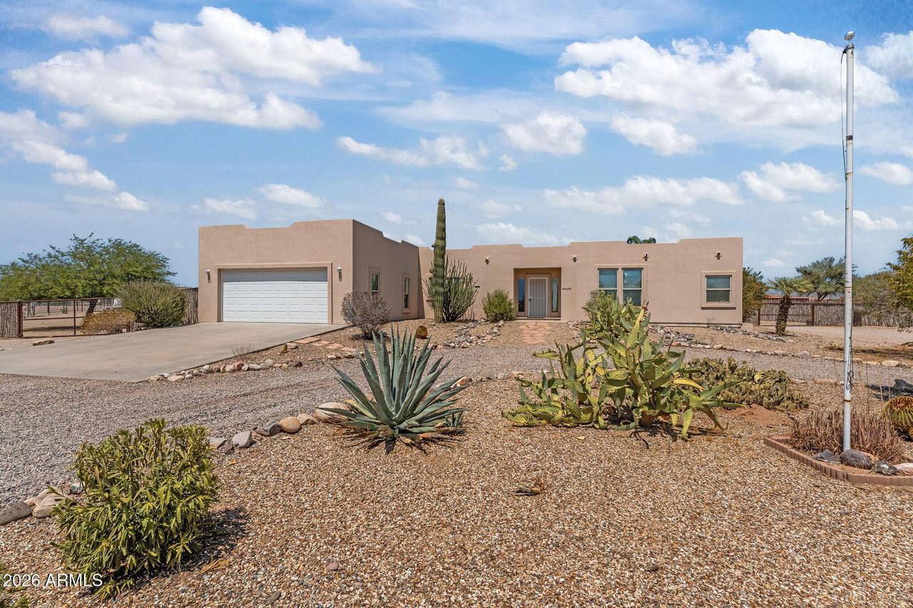 40648 N 251st Ave., Morristown, AZ 85342