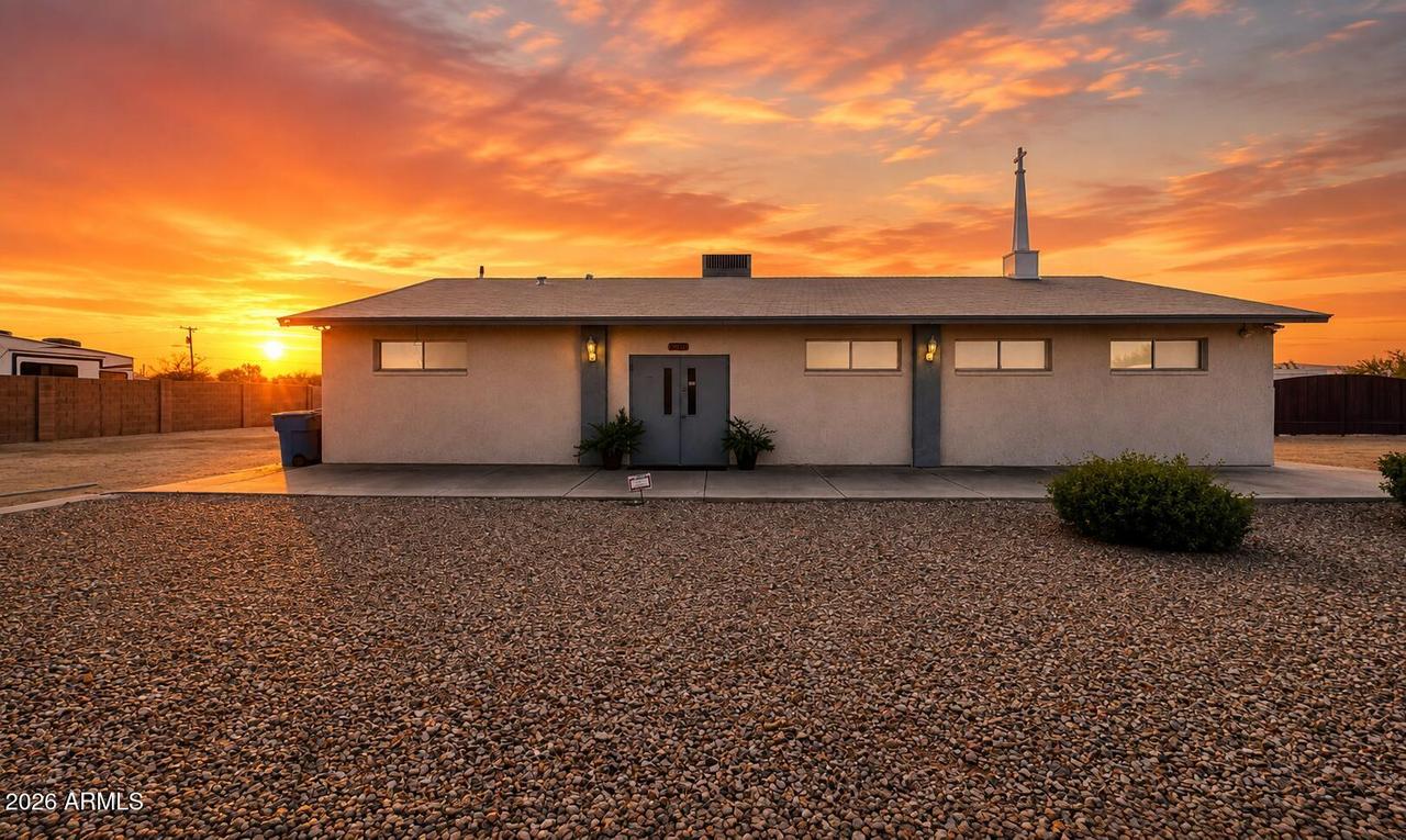 15703 N 36th St., Phoenix, AZ 85032