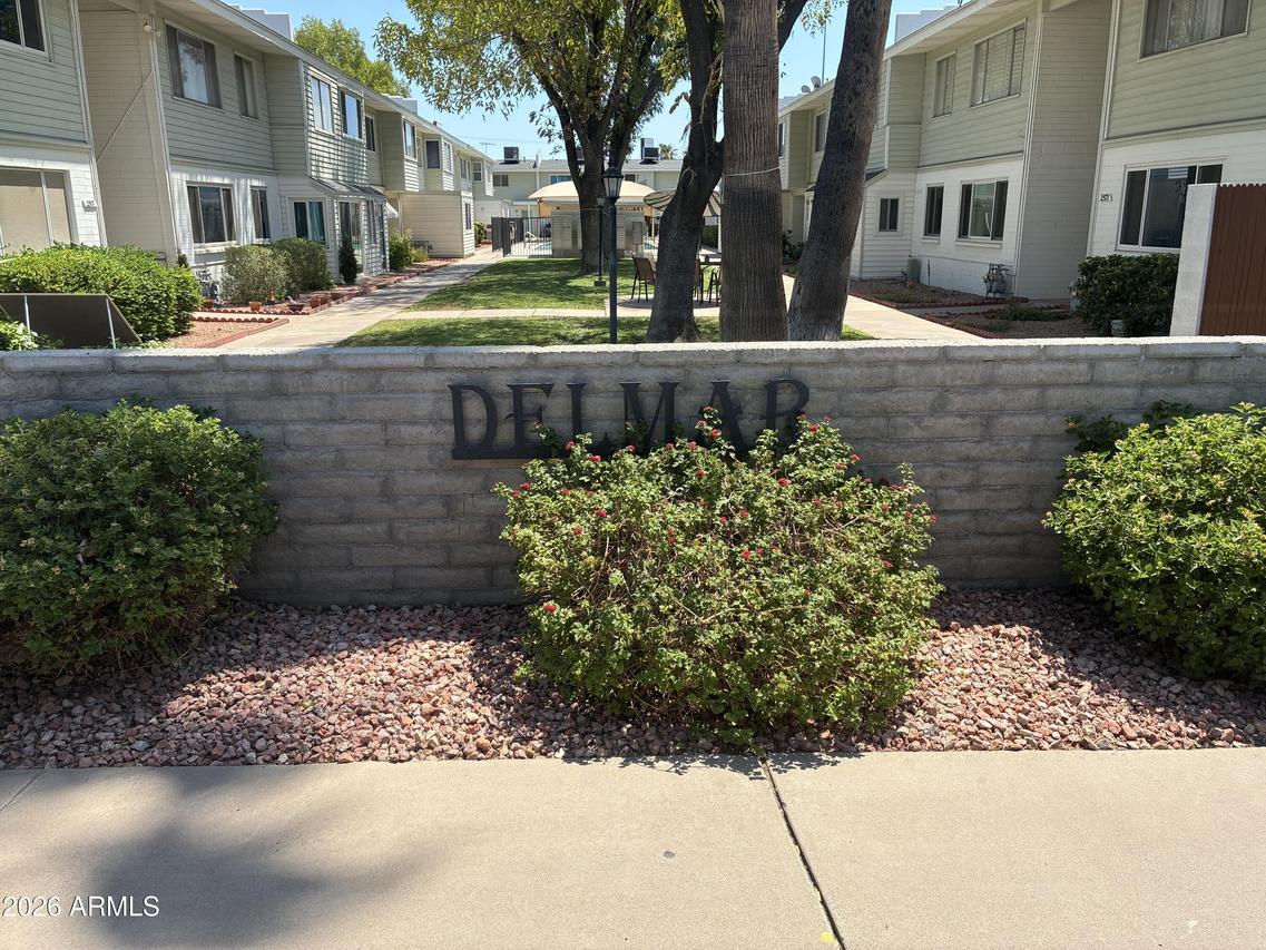 2573 W Berridge Ln. #D205, Phoenix, AZ 85017