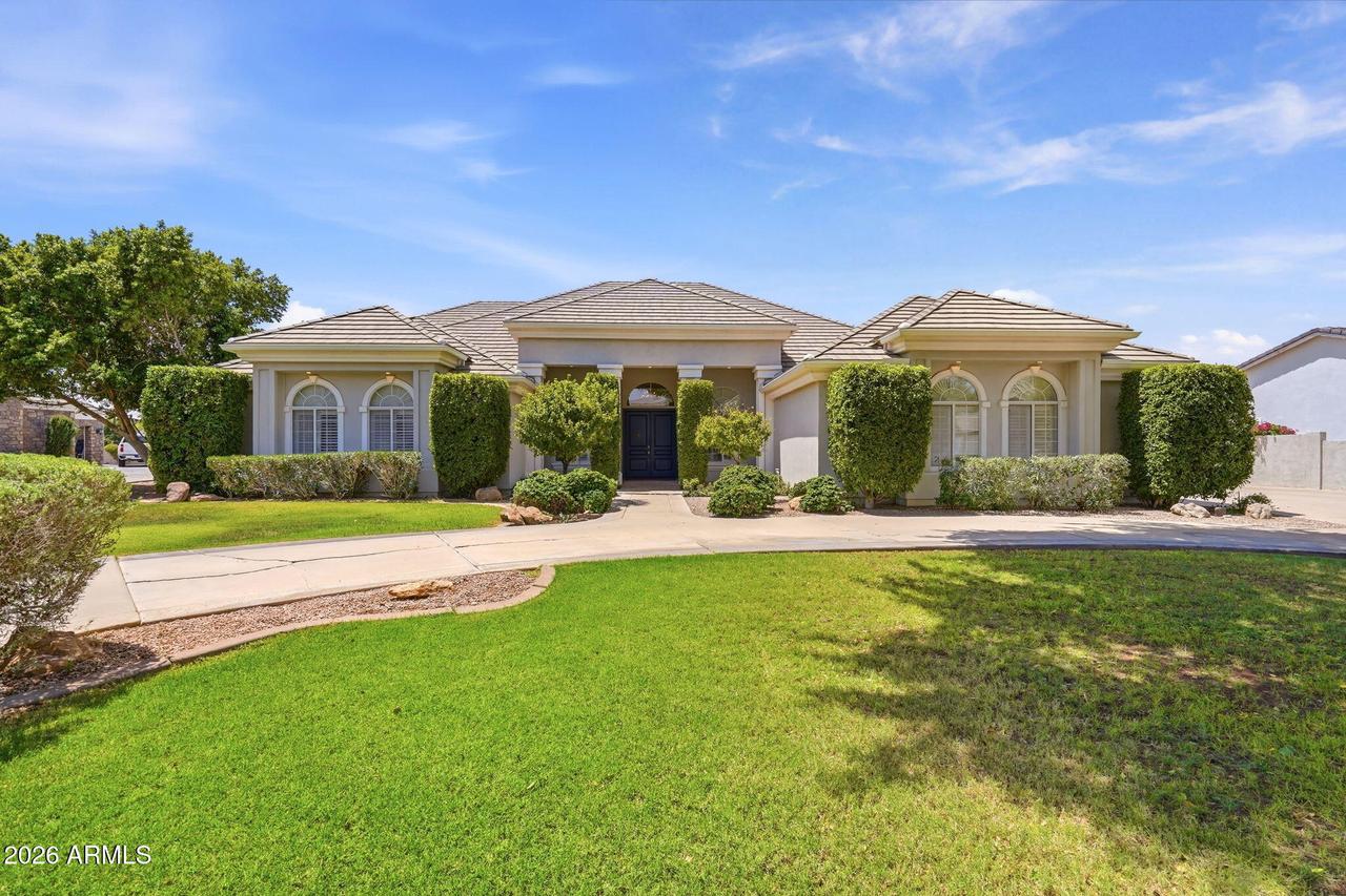 302 S Tucana Ct., Gilbert, AZ 85296