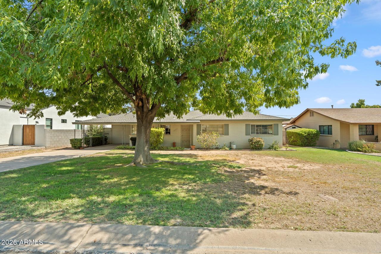 3447 E Coolidge St., Phoenix, AZ 85018