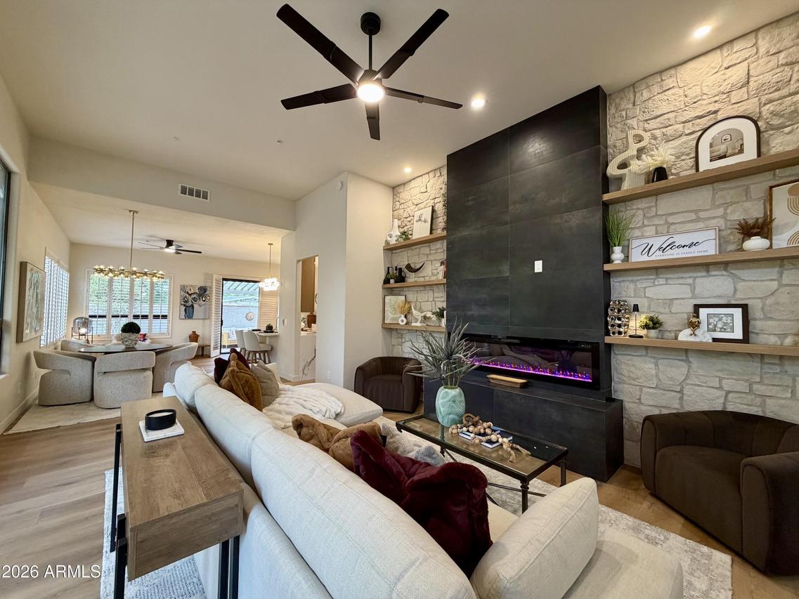 8100 E Camelback Rd. #166, Scottsdale, AZ 85251