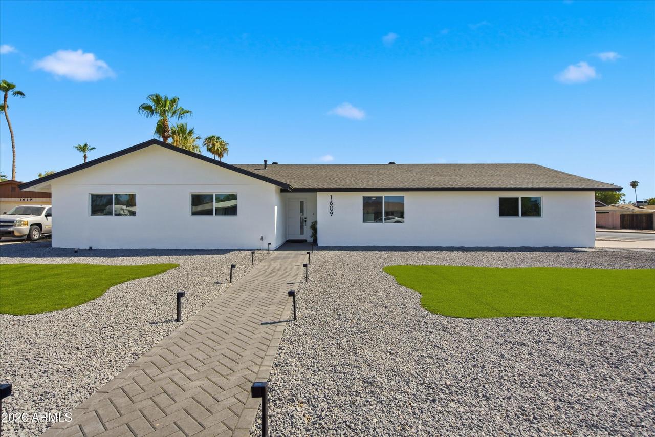 1609 E Glencove St., Mesa, AZ 85203