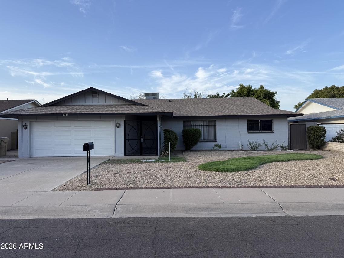 6719 W Denton Ln., Glendale, AZ 85303