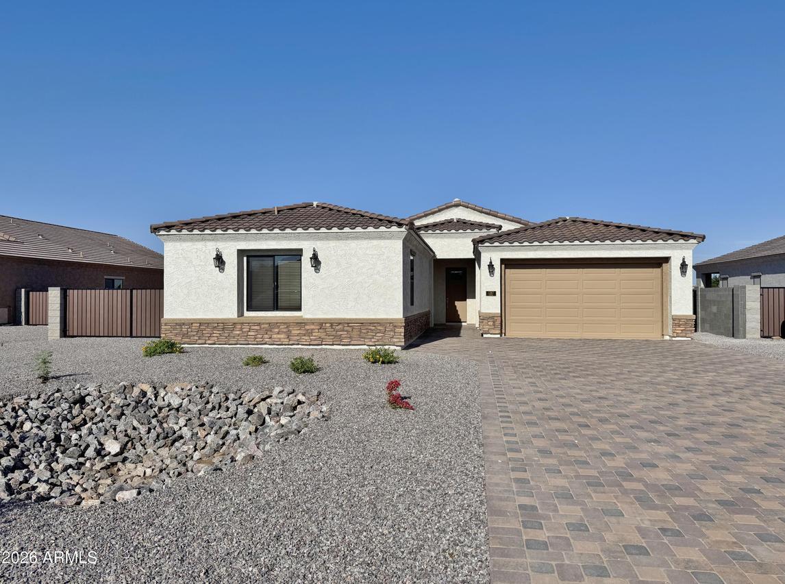 1567 N Himosa Dr., Casa Grande, AZ 85122