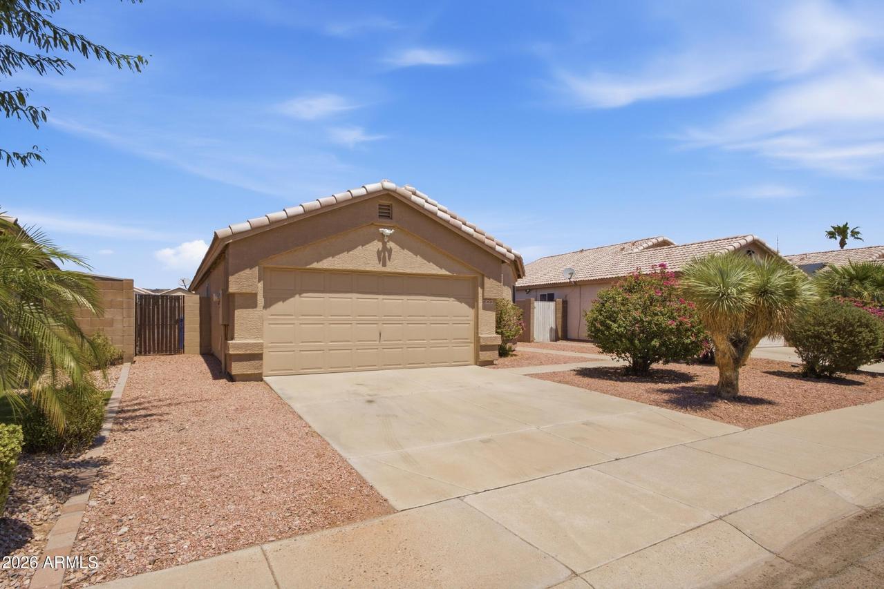 3626 W Saguaro Park Ln., Glendale, AZ 85310