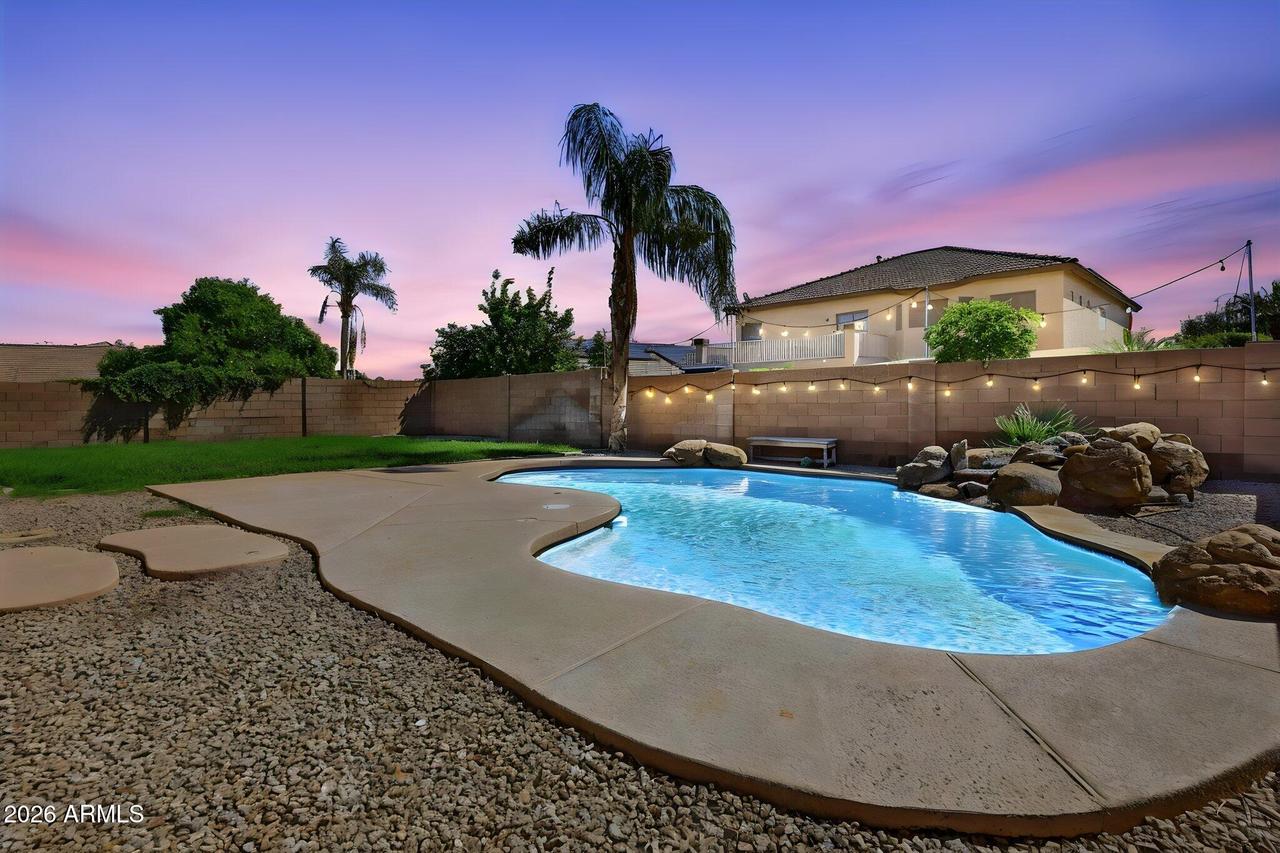 8021 W Hilton Ave., Phoenix, AZ 85043