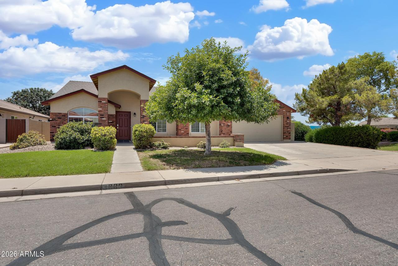 3889 E Meadow Land Dr., San Tan Valley, AZ 85140
