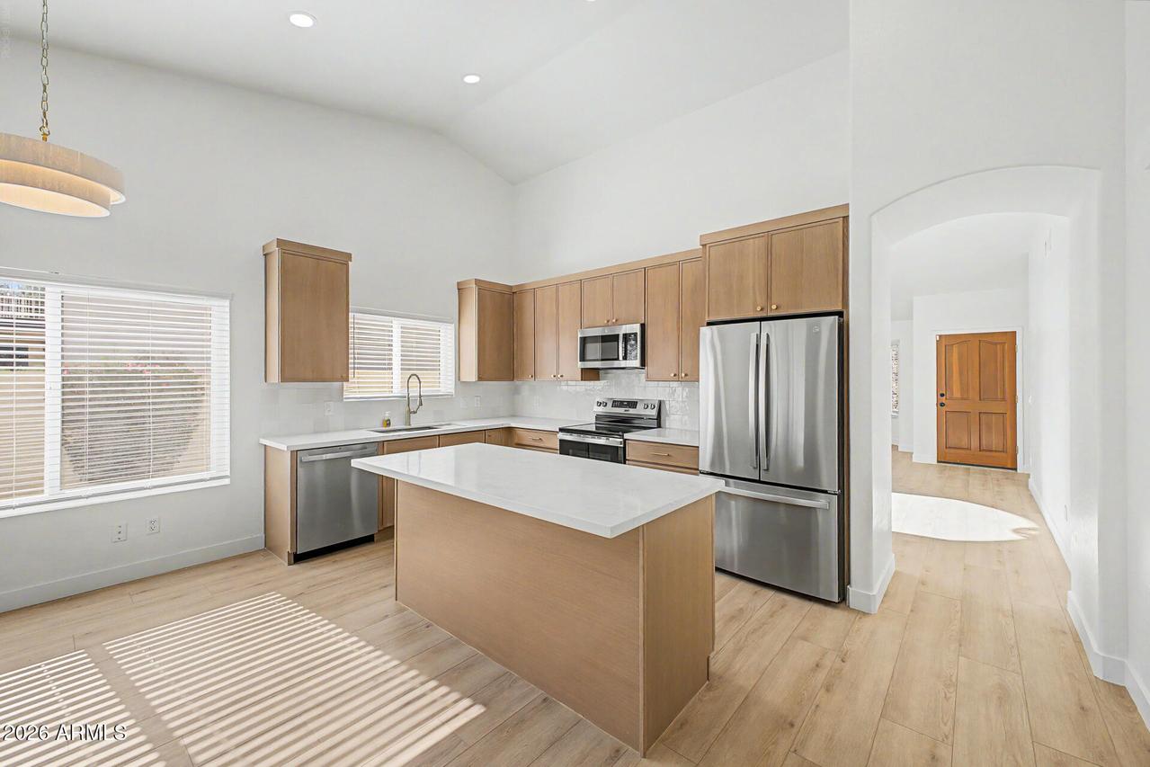 5027 E Vaughn Dr., Phoenix, AZ 85044