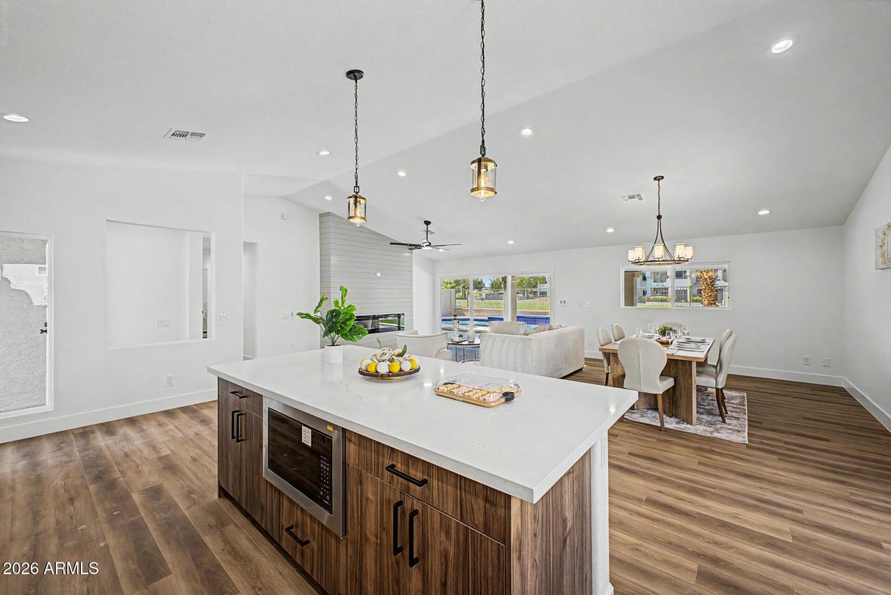 6425 W Irma Ln., Glendale, AZ 85308
