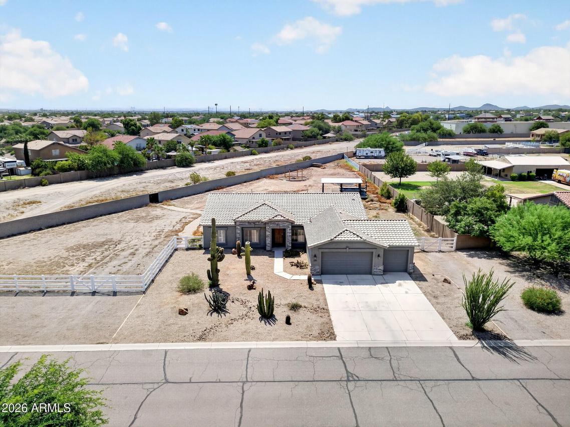 275 E Desert Holly Dr., San Tan Valley, AZ 85143