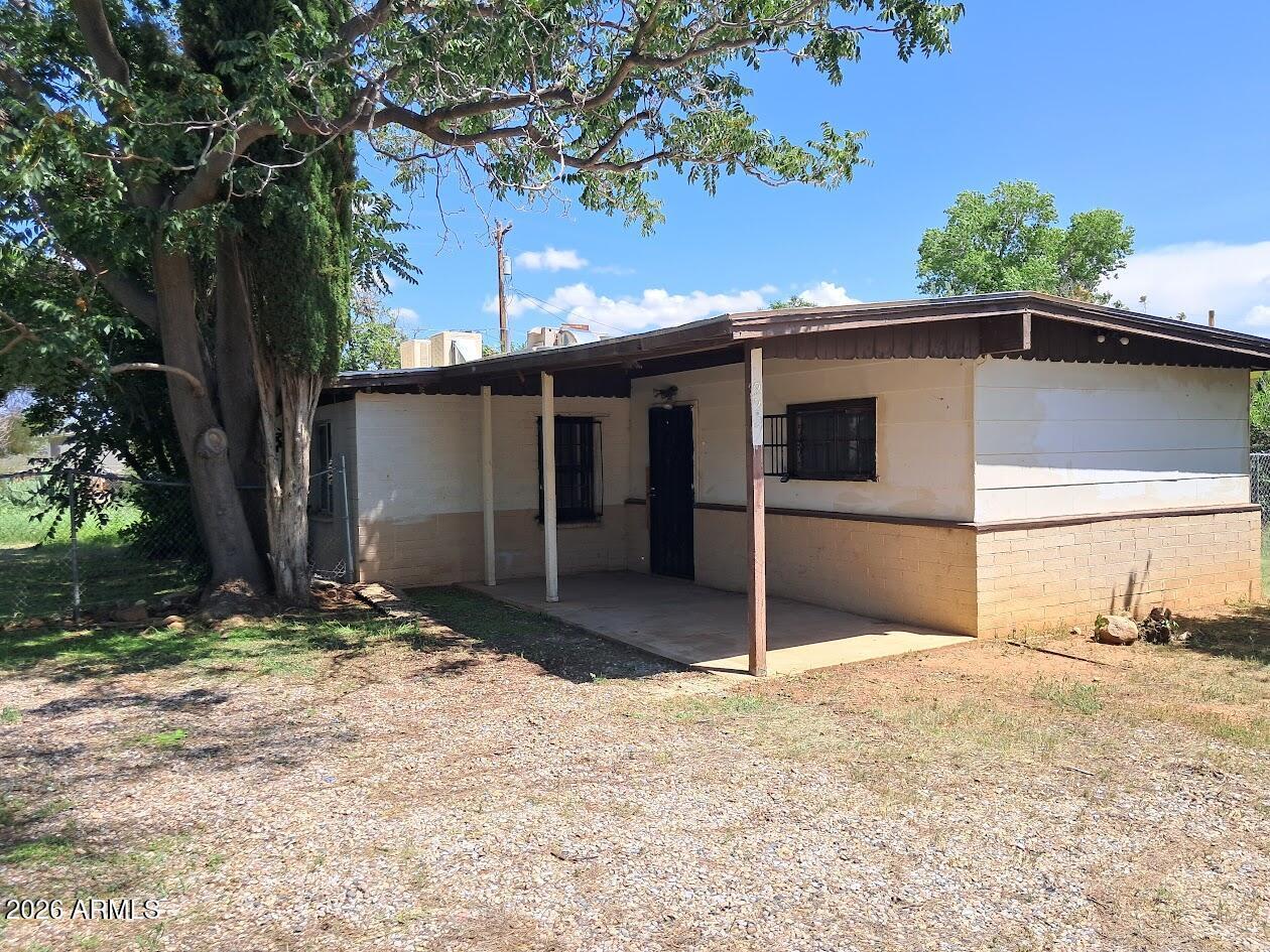 225 N Carmichael Ave., Sierra Vista, AZ 85635