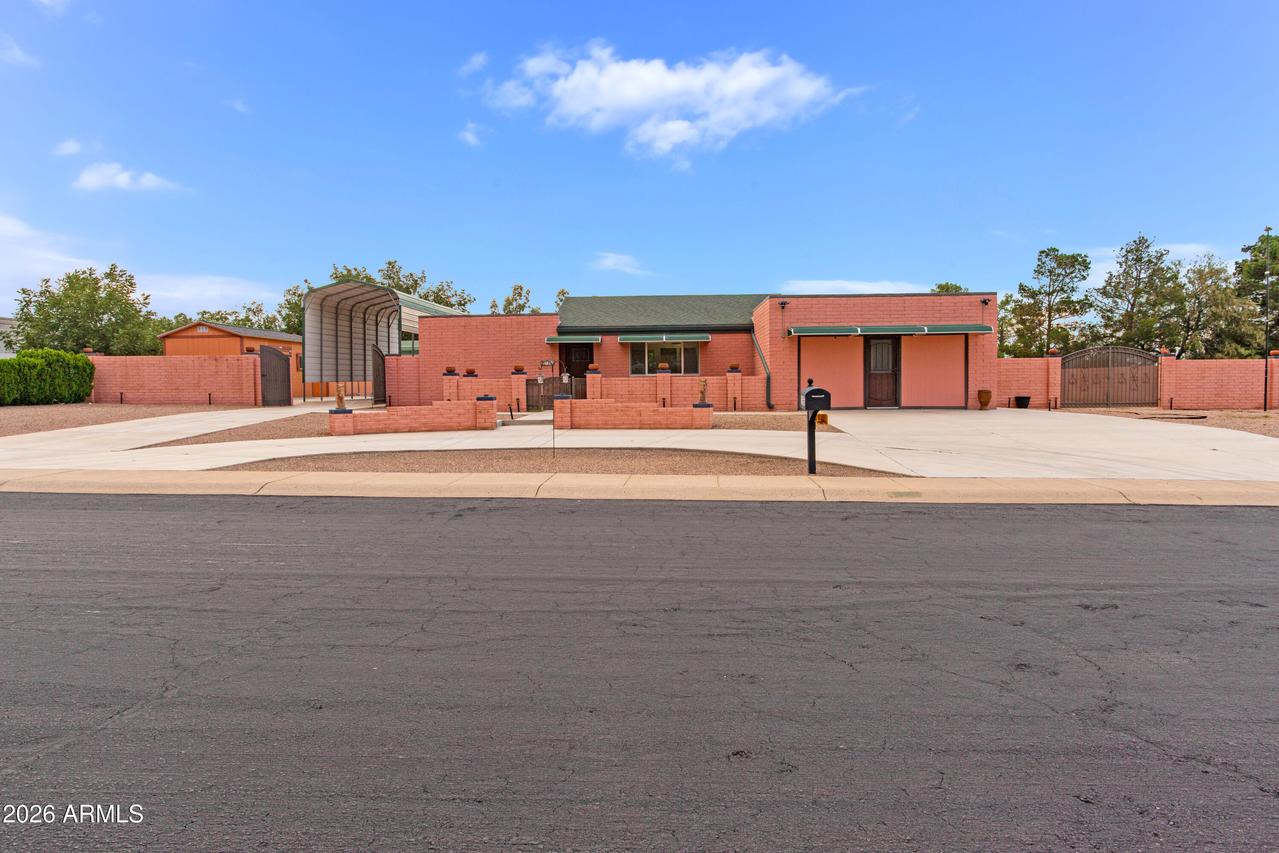 1965 E Piccadilly Dr., Sierra Vista, AZ 85635