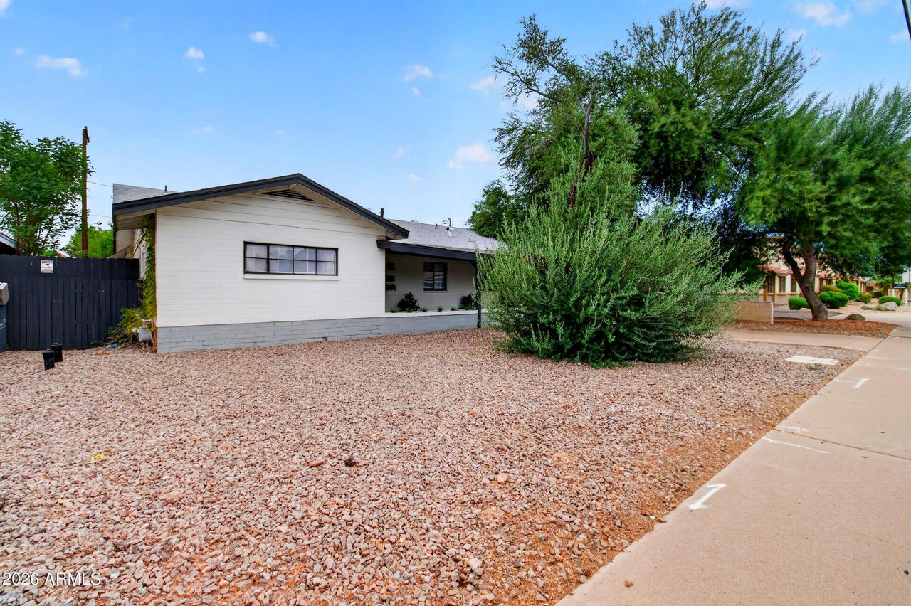 529 W University Dr., Mesa, AZ 85201