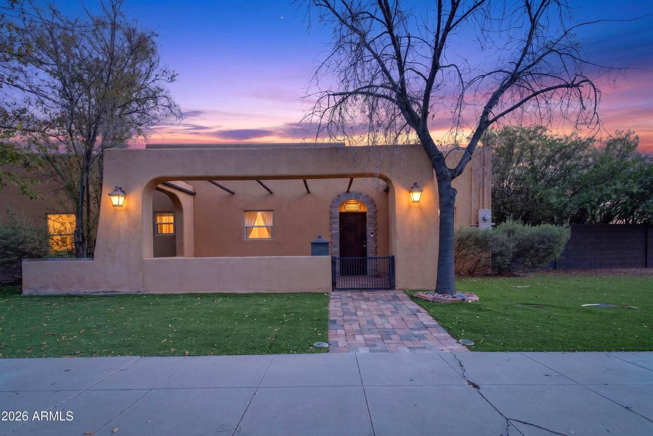 2325 N 7th Ave., Phoenix, AZ 85007