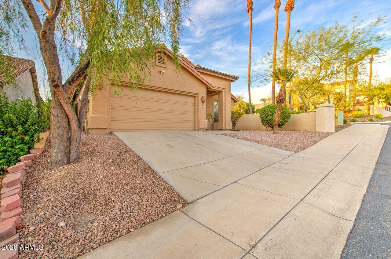 1250 E Captain Dreyfus Ave., Phoenix, AZ 85022