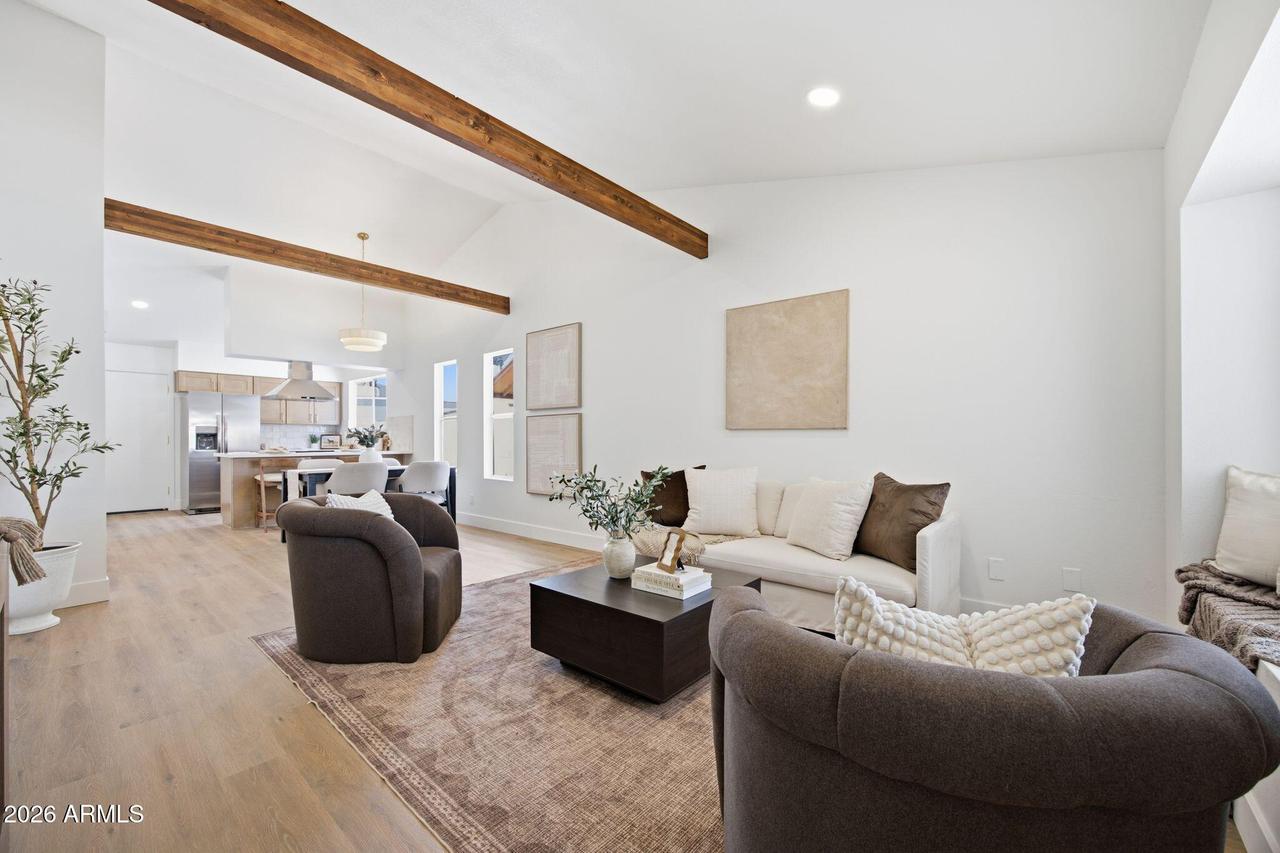 957 W Emerald Cir., Mesa, AZ 85210