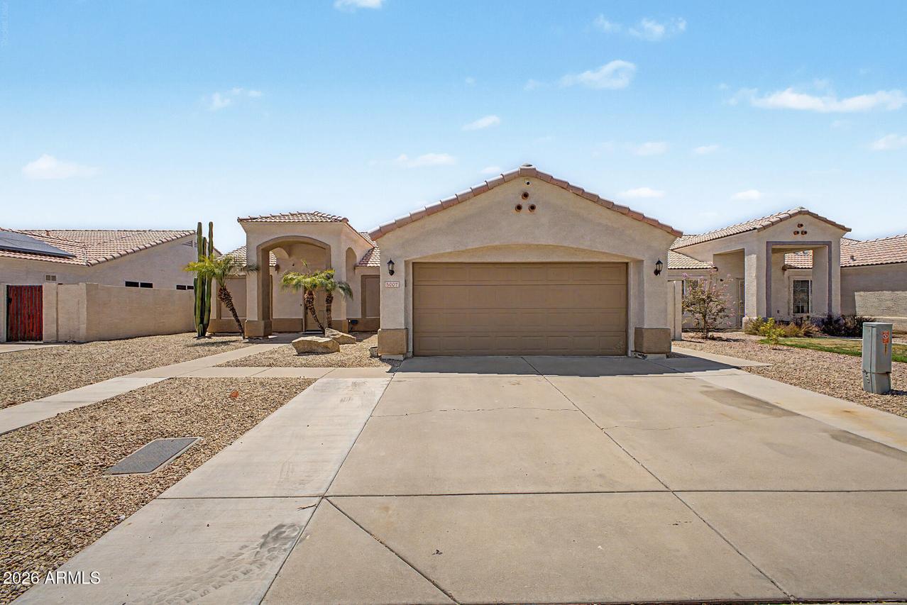 5007 W Davis Rd., Glendale, AZ 85306