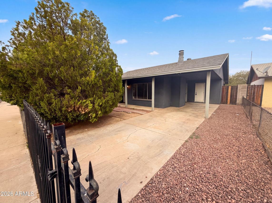 6036 N 72nd Dr., Glendale, AZ 85303