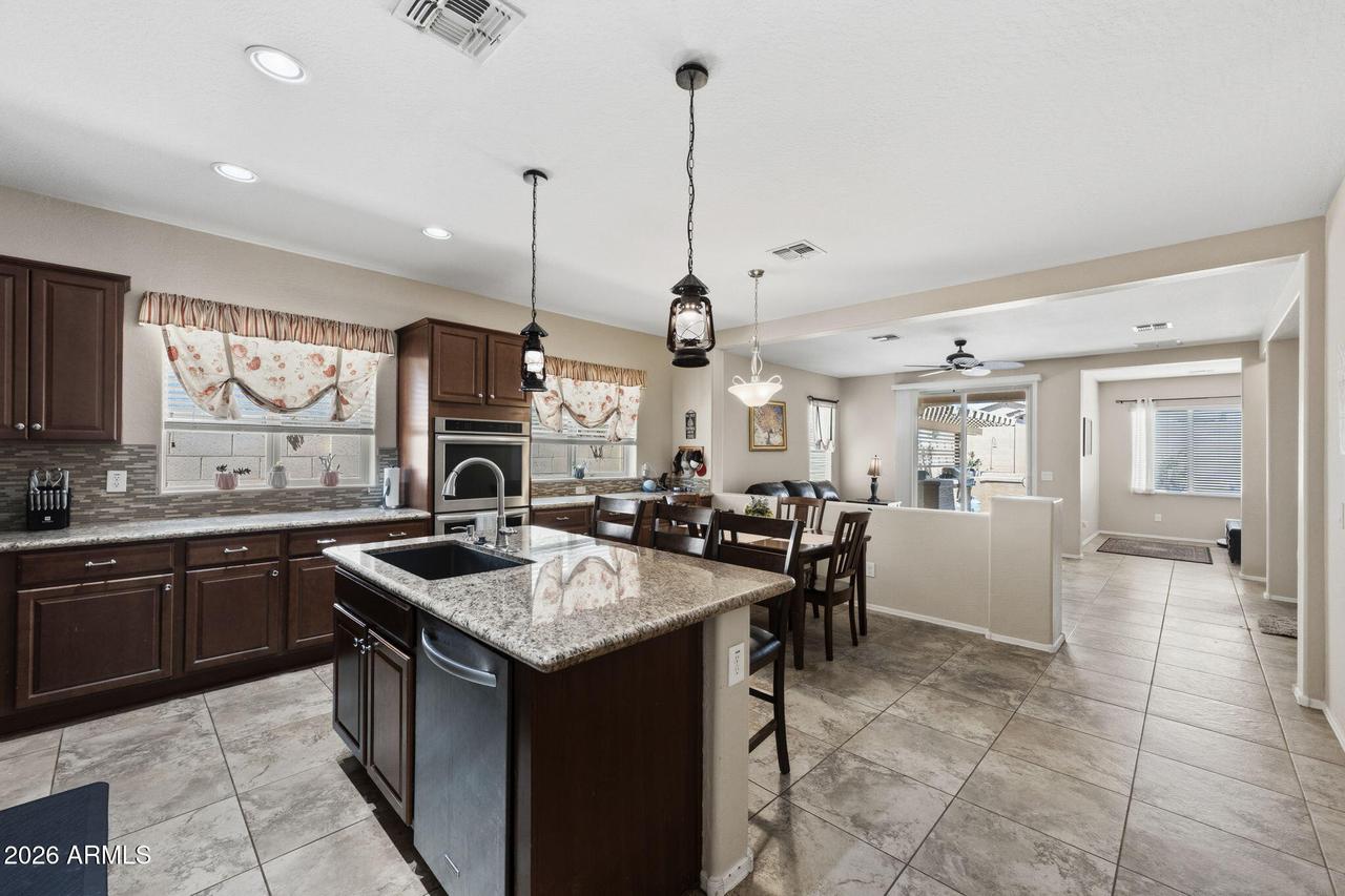 424 E Canyon Rock Rd., San Tan Valley, AZ 85143