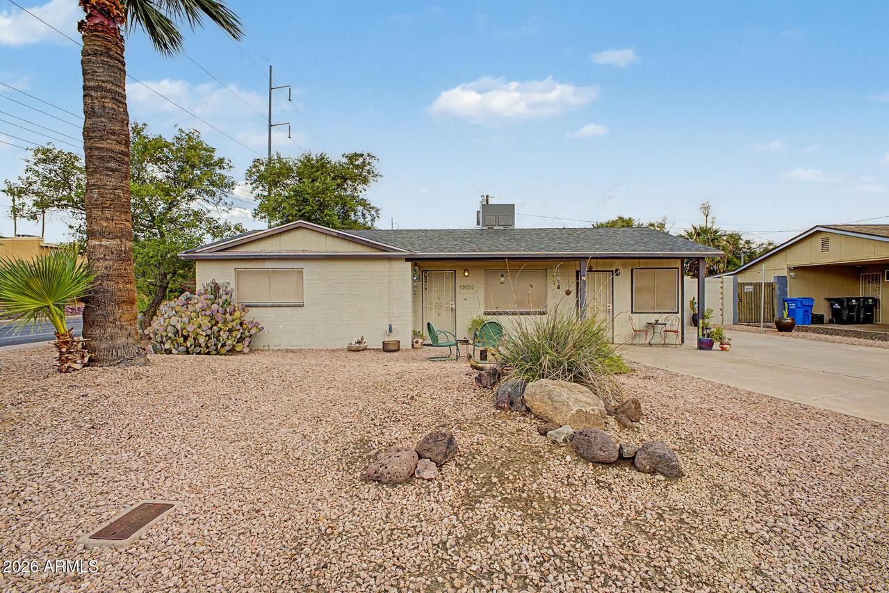 1202 E Becker Ln., Phoenix, AZ 85020