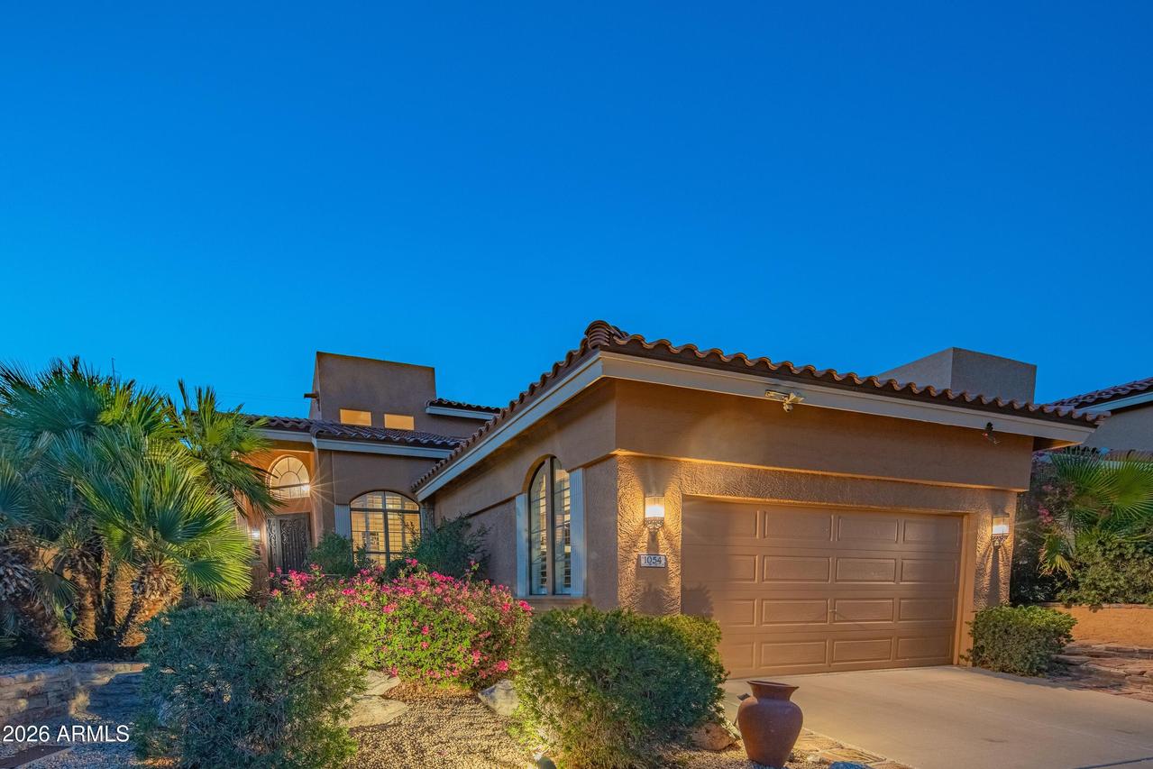 1054 E Shangri La Rd., Phoenix, AZ 85020