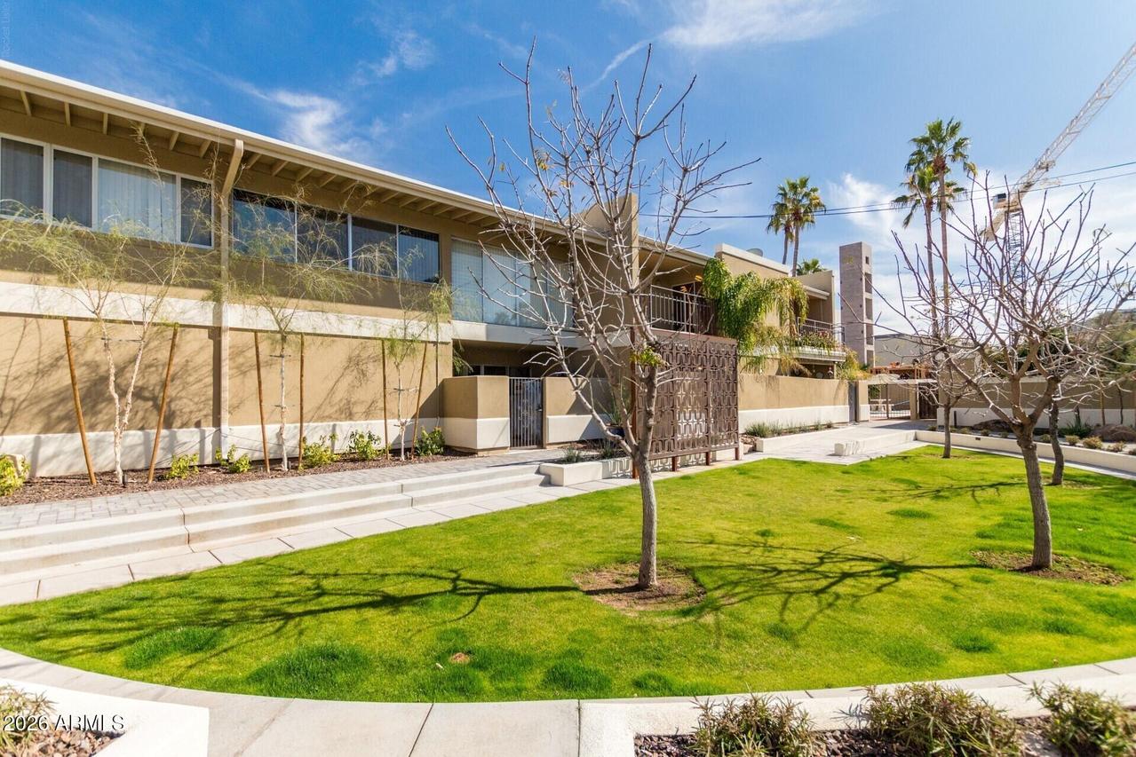 2233 E Highland Ave. #138, Phoenix, AZ 85016