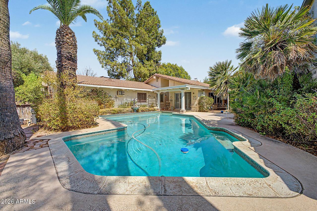 1518 E Northshore Dr., Tempe, AZ 85283