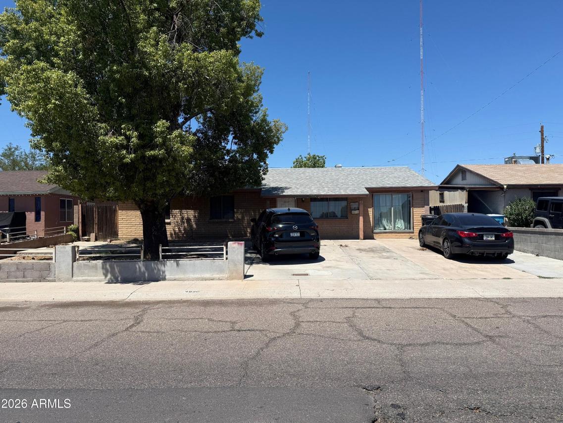 4820 N 73rd Ave., Phoenix, AZ 85033