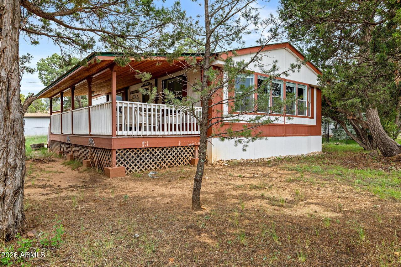 2125 Fishermans Rd., Overgaard, AZ 85933
