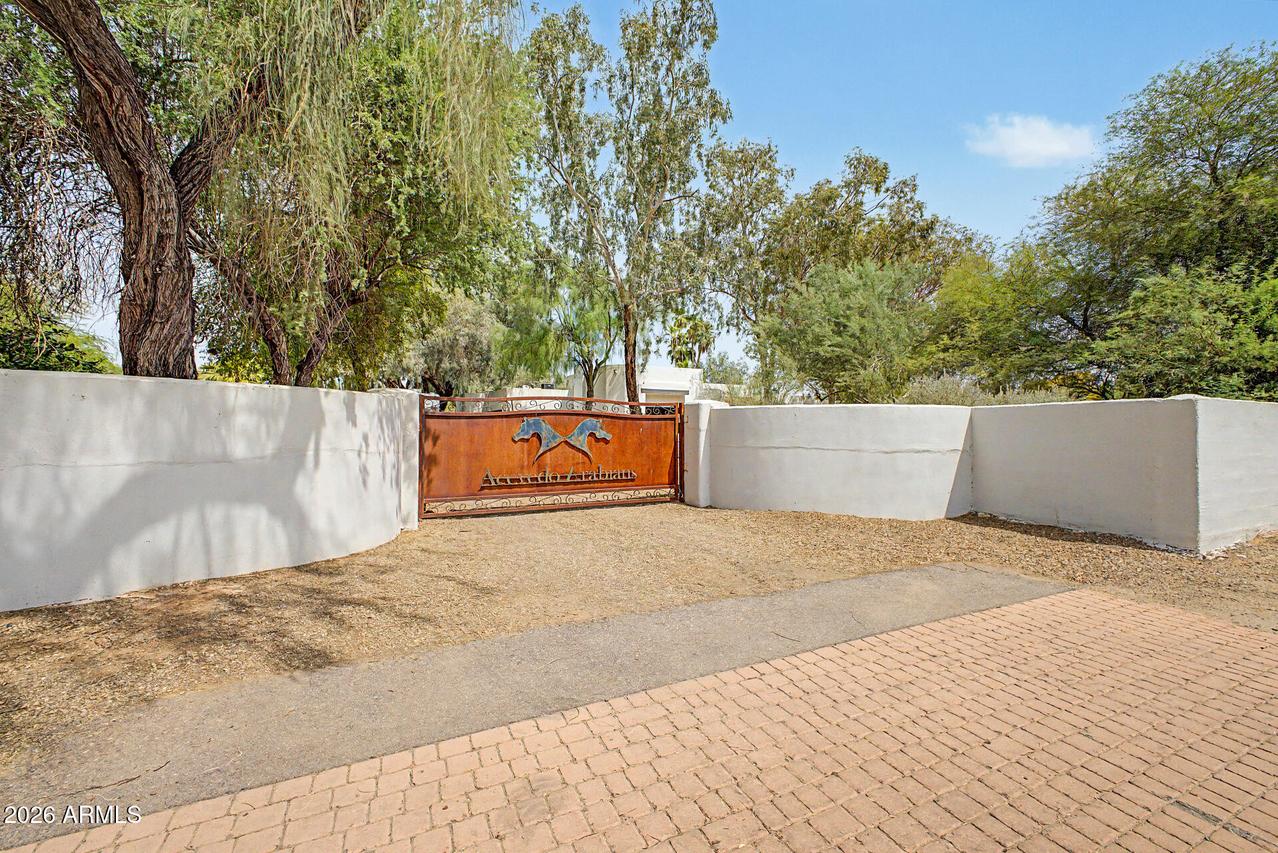 9420 E Cactus Rd., Scottsdale, AZ 85260