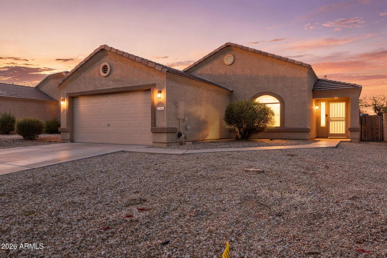 10961 W Loma Ln., Peoria, AZ 85345