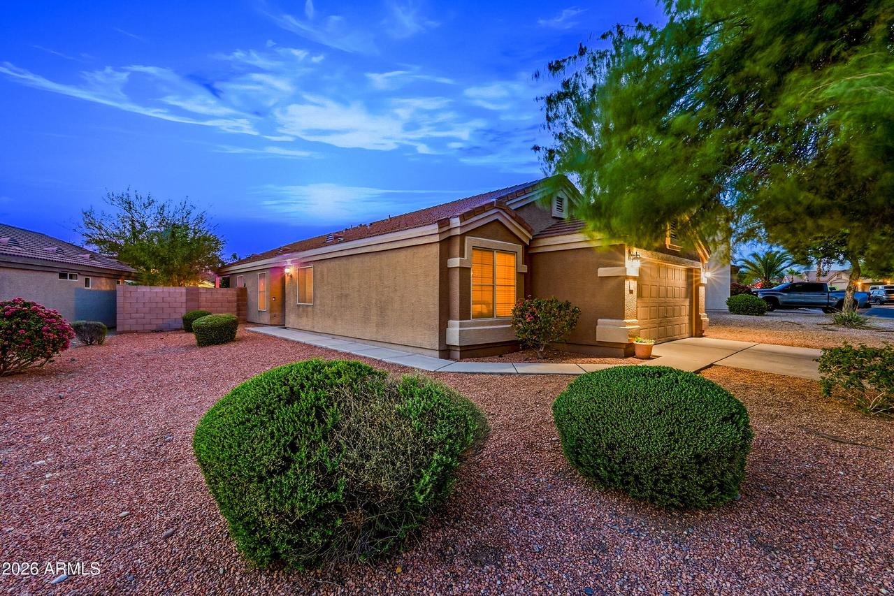 18042 N 113th Ave., Surprise, AZ 85378