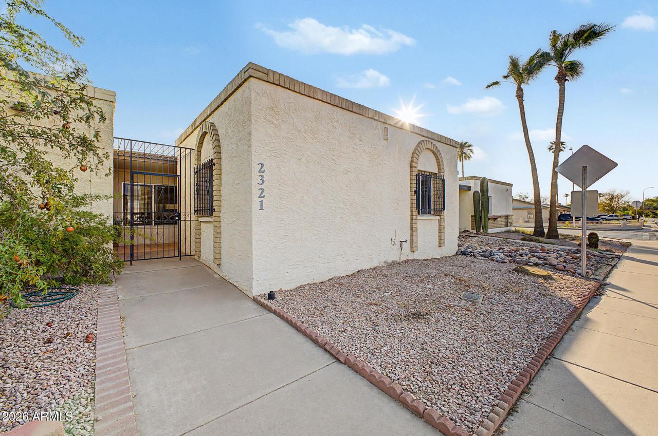 2321 W Vineyard Rd., Tempe, AZ 85282