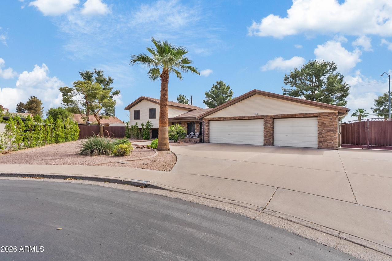 843 N Winthrop Cir., Mesa, AZ 85213