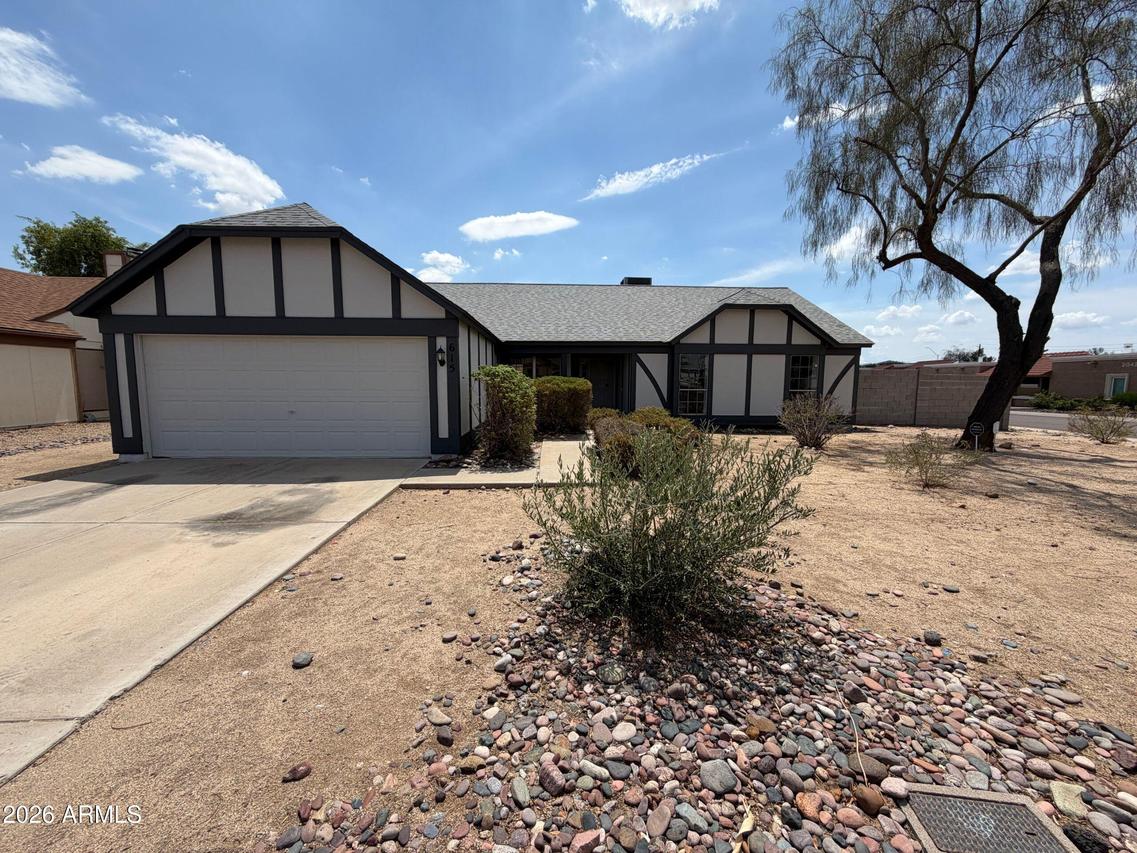 615 W Montoya Ln., Phoenix, AZ 85027
