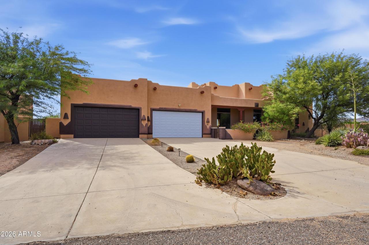 31 E Desert Hills Dr., Phoenix, AZ 85086