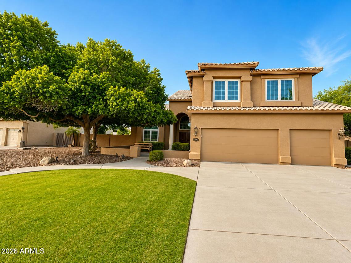 3820 E Amberwood Dr., Phoenix, AZ 85048