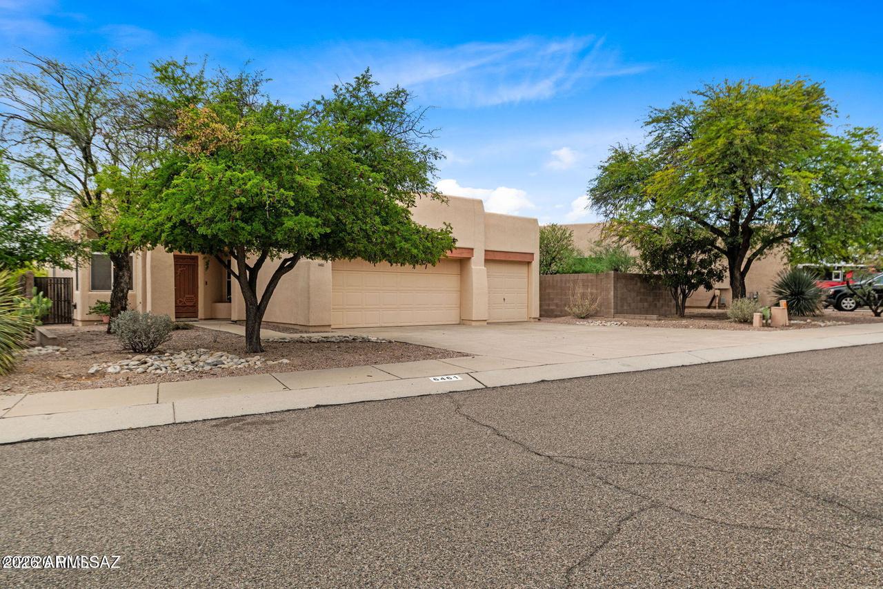 6461 N Sun Bluff Dr., Tucson, AZ 85704