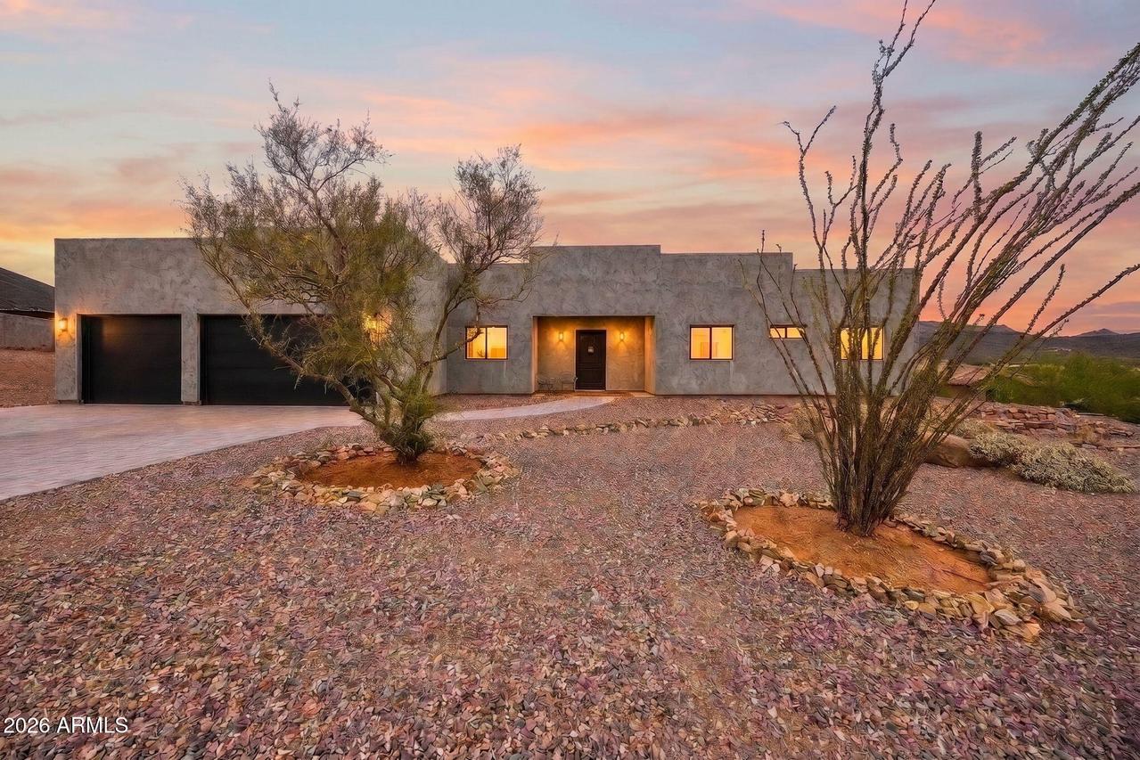 1008 W Honda Bow Rd., Phoenix, AZ 85086