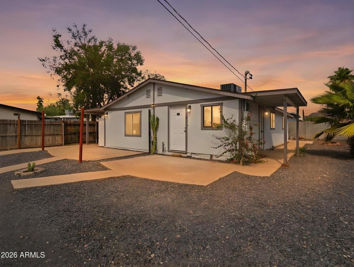 9047 N 9th St., Phoenix, AZ 85020