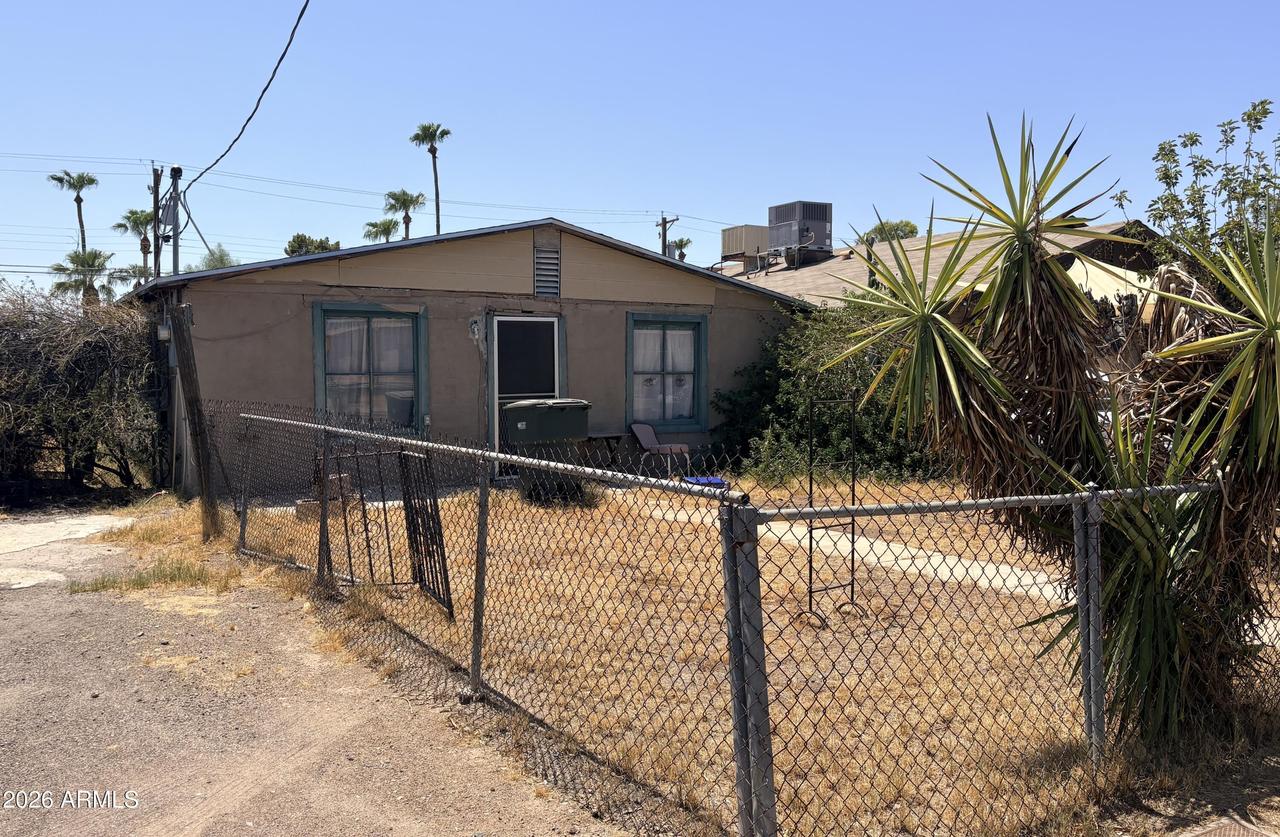 2015 W Ocotillo Rd., Phoenix, AZ 85015