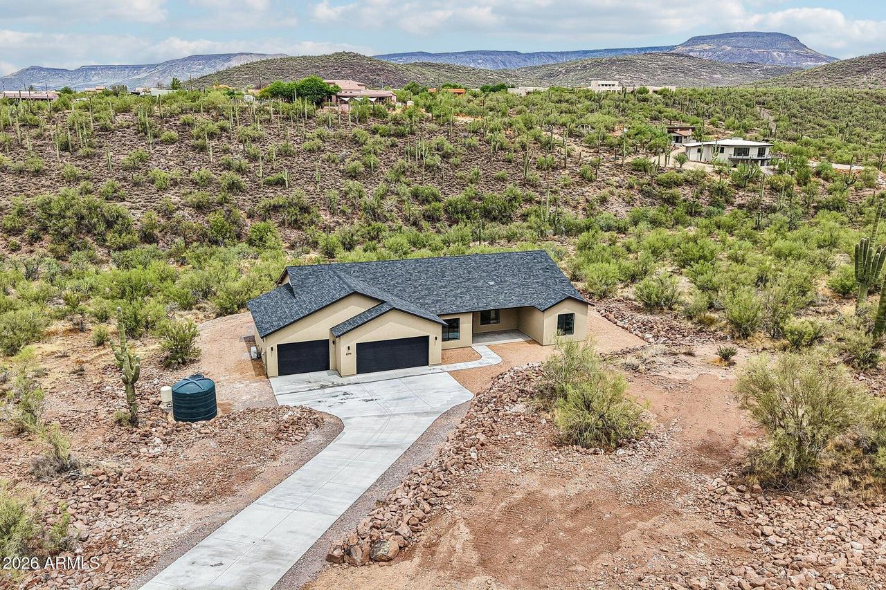 2246 E Manana Rd., New River, AZ 85087