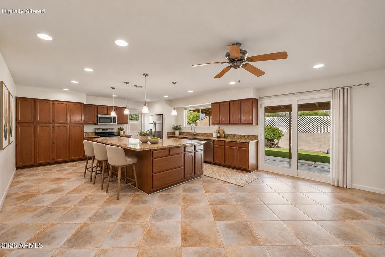 13041 N 28th St., Phoenix, AZ 85032