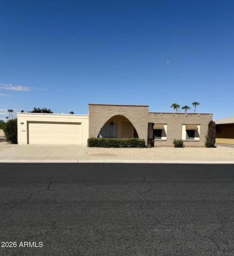 14202 N Lakeforest Dr., Sun City, AZ 85351