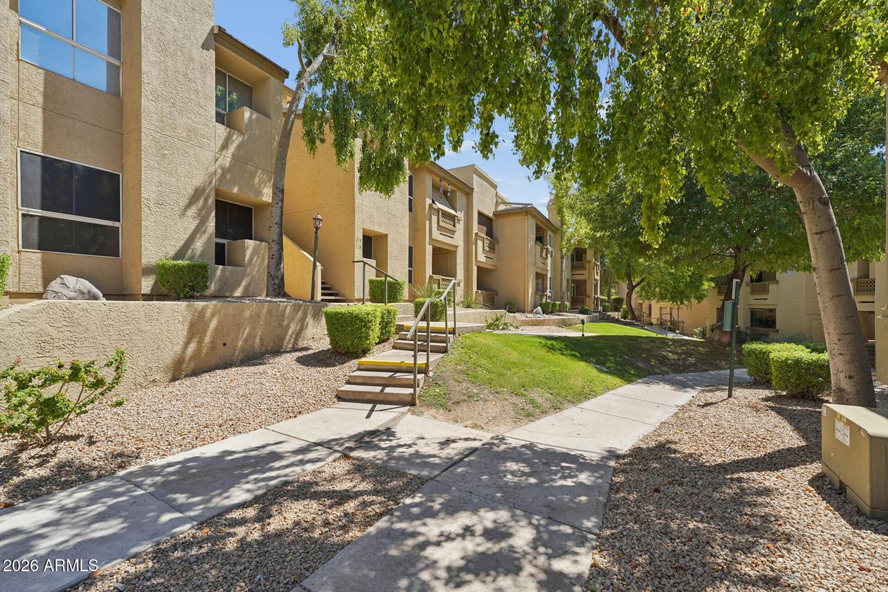 1880 E Morten Ave. #214, Phoenix, AZ 85020