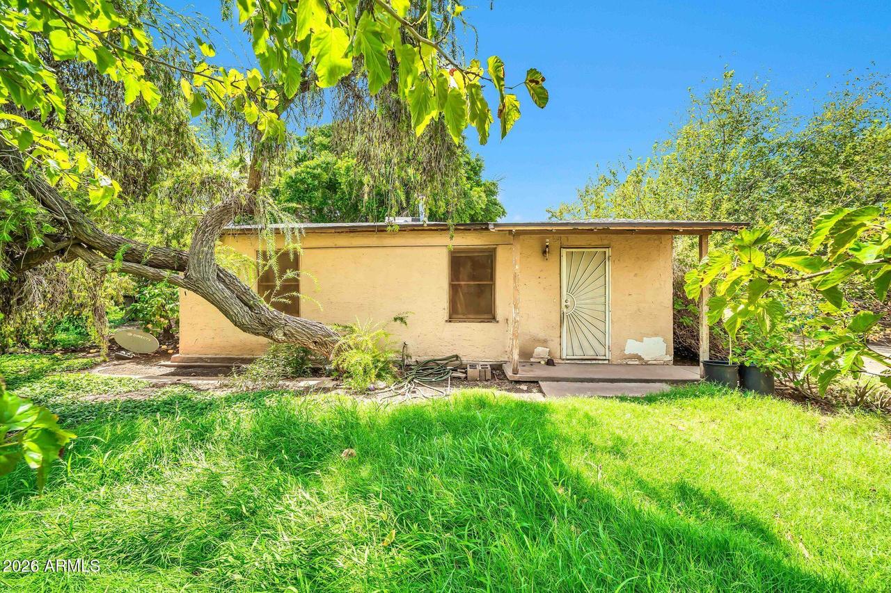 915 W Tamarisk St., Phoenix, AZ 85041